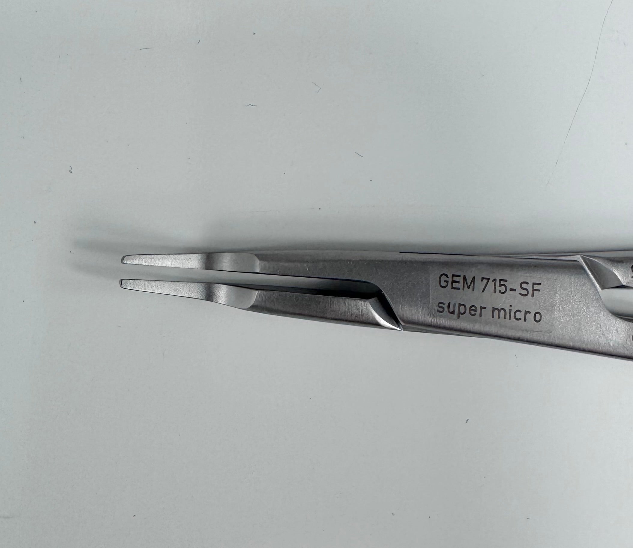 Synovis GEM 715-SF SuperFine MicroClip Applier, 15 cm