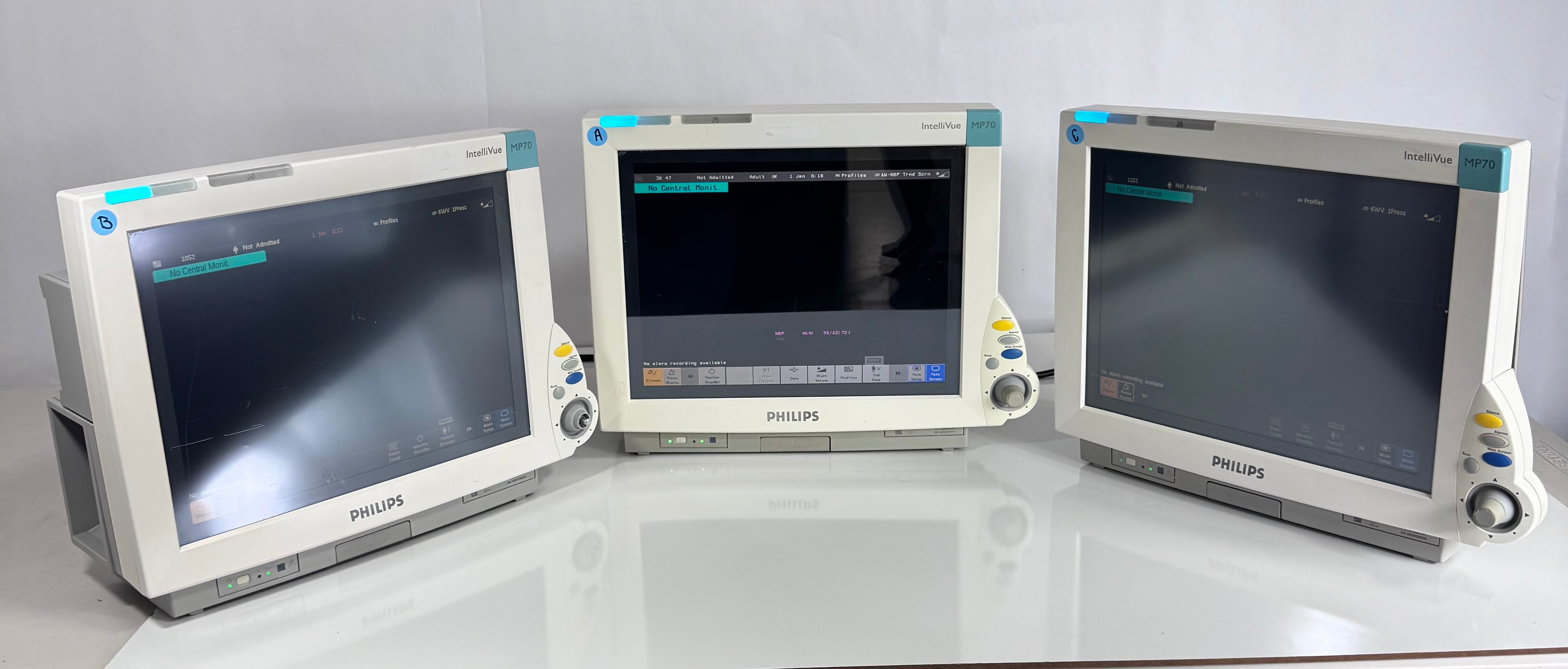 Philips IntelliVue MP70 Patient Monitor (Model M8007A) Lot of 3