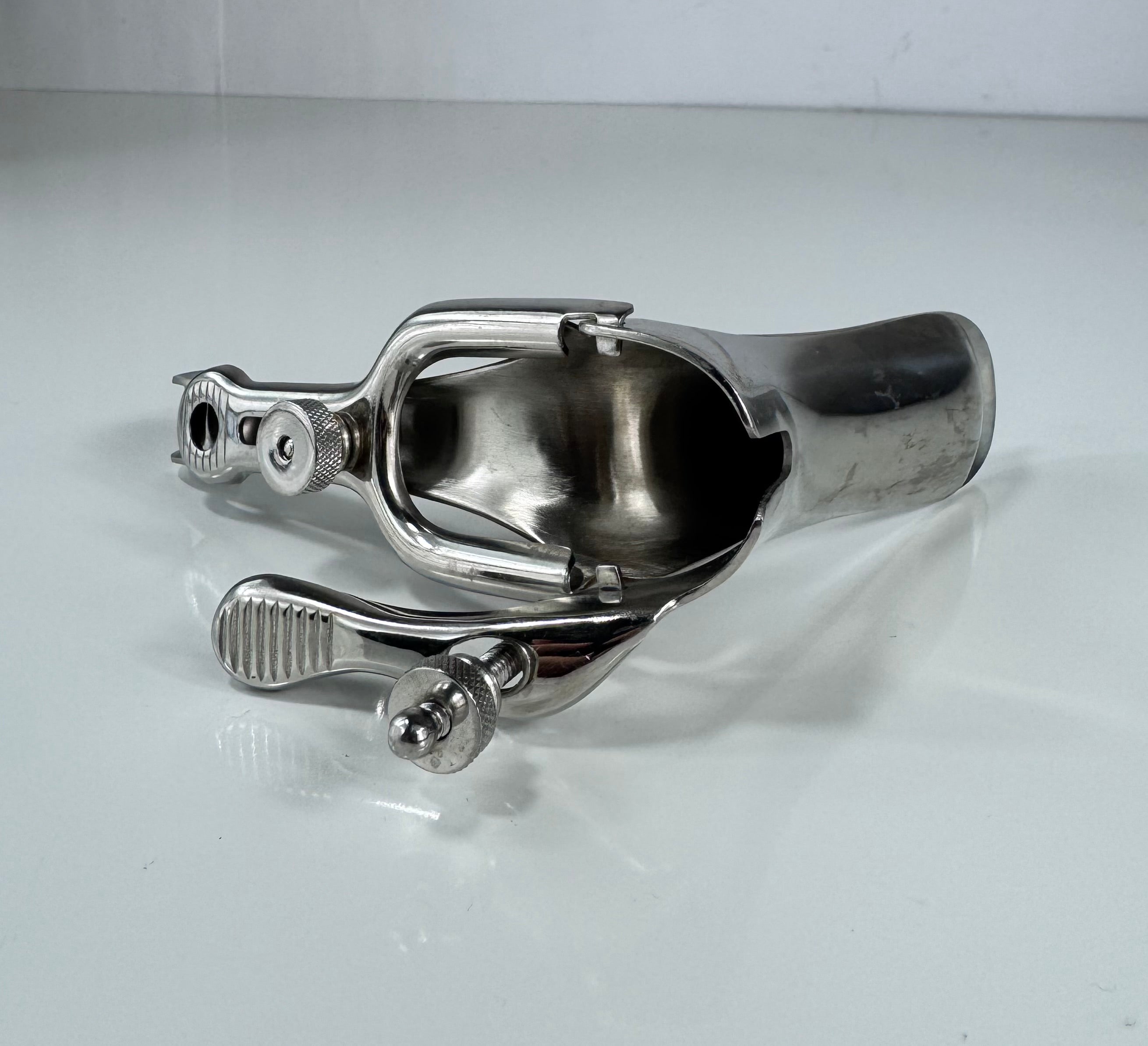 Vantage V30-15 | Medium Graves Vaginal Speculum