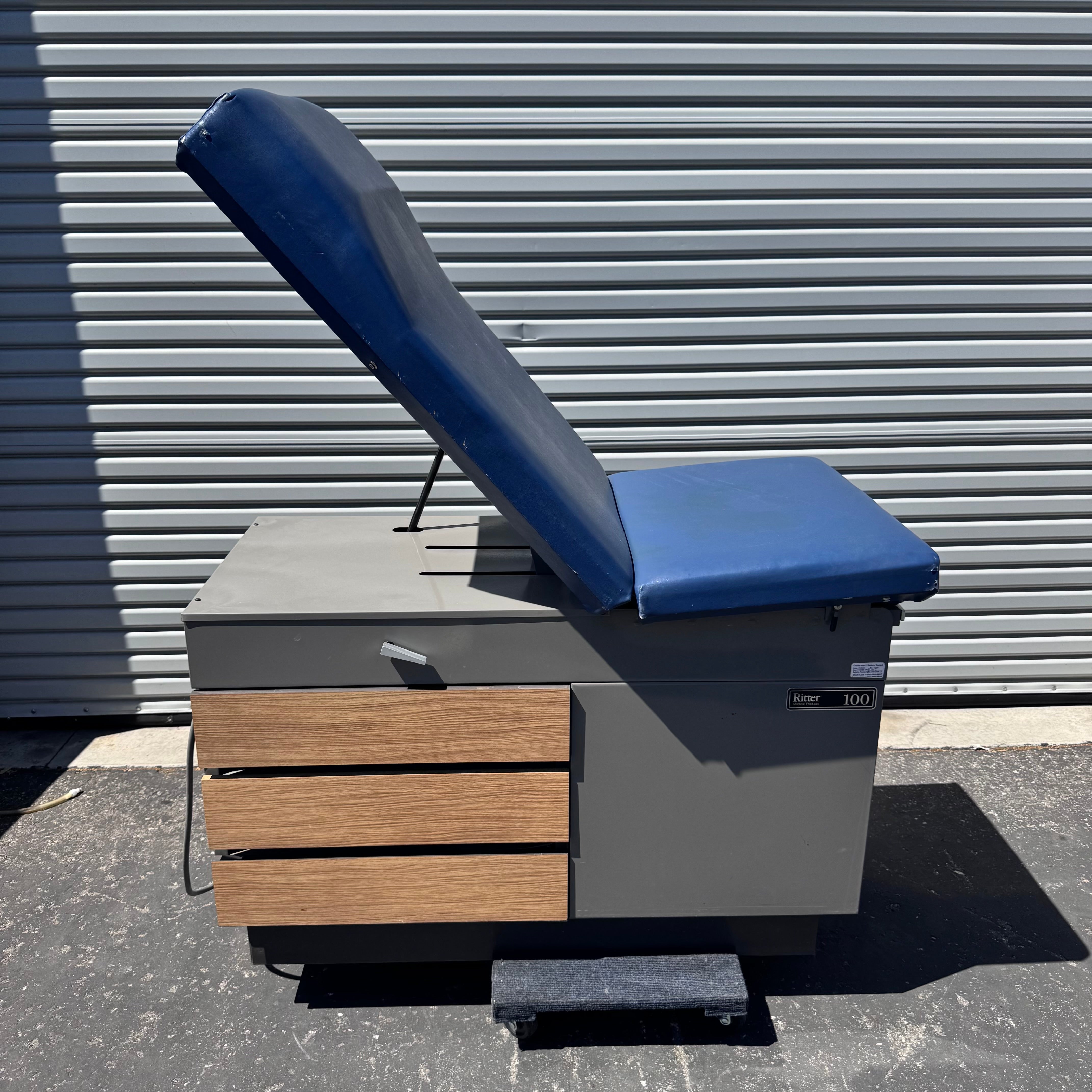 Midmark Ritter 100 Examination Table