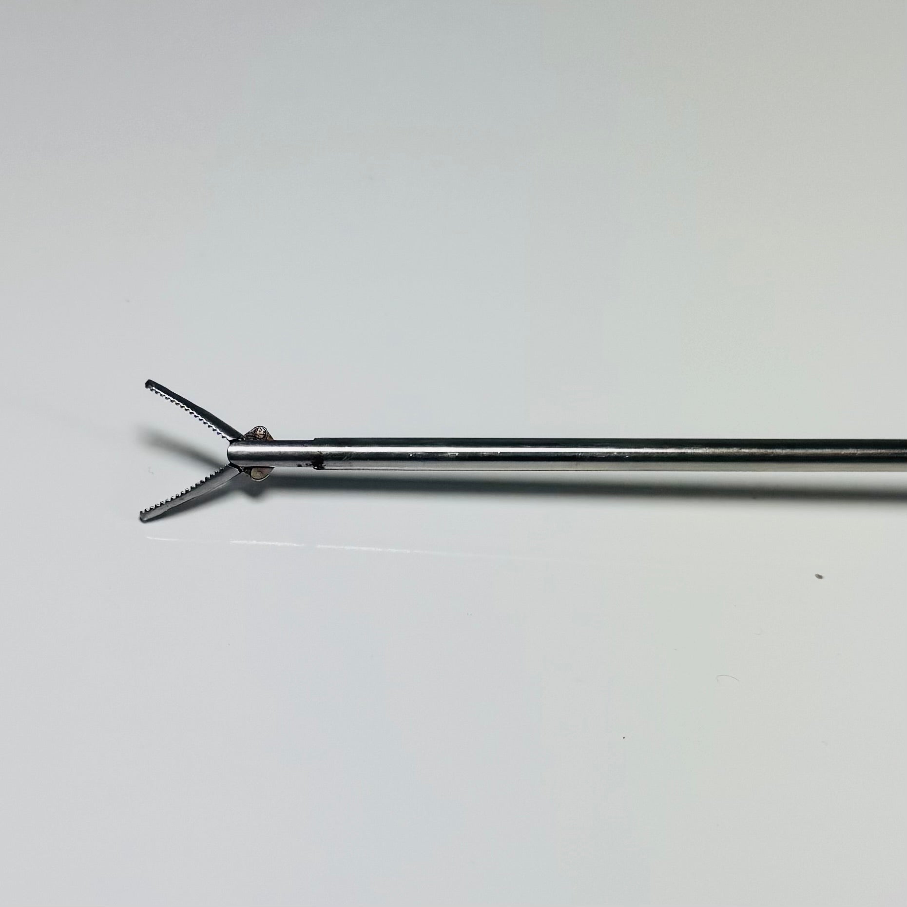 Gyrus ACMI RAG-337R | Rigid 9Fr x 3mm x 37cm Rotating Grasping Forceps