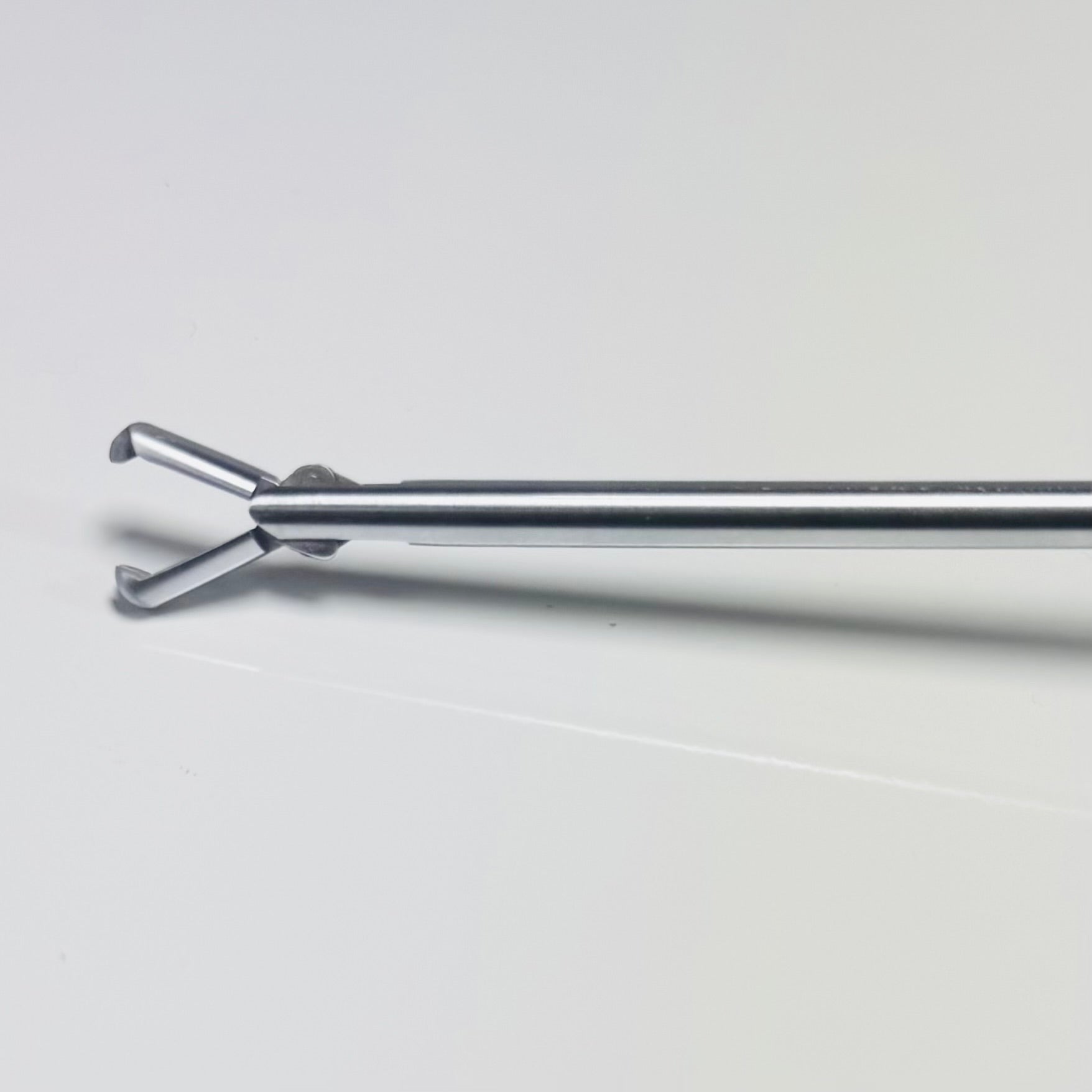 Gyrus ACMI RRT-437 | Rigid Rat Tooth Grasping Forceps 4 mm 37 cm 12 Fr
