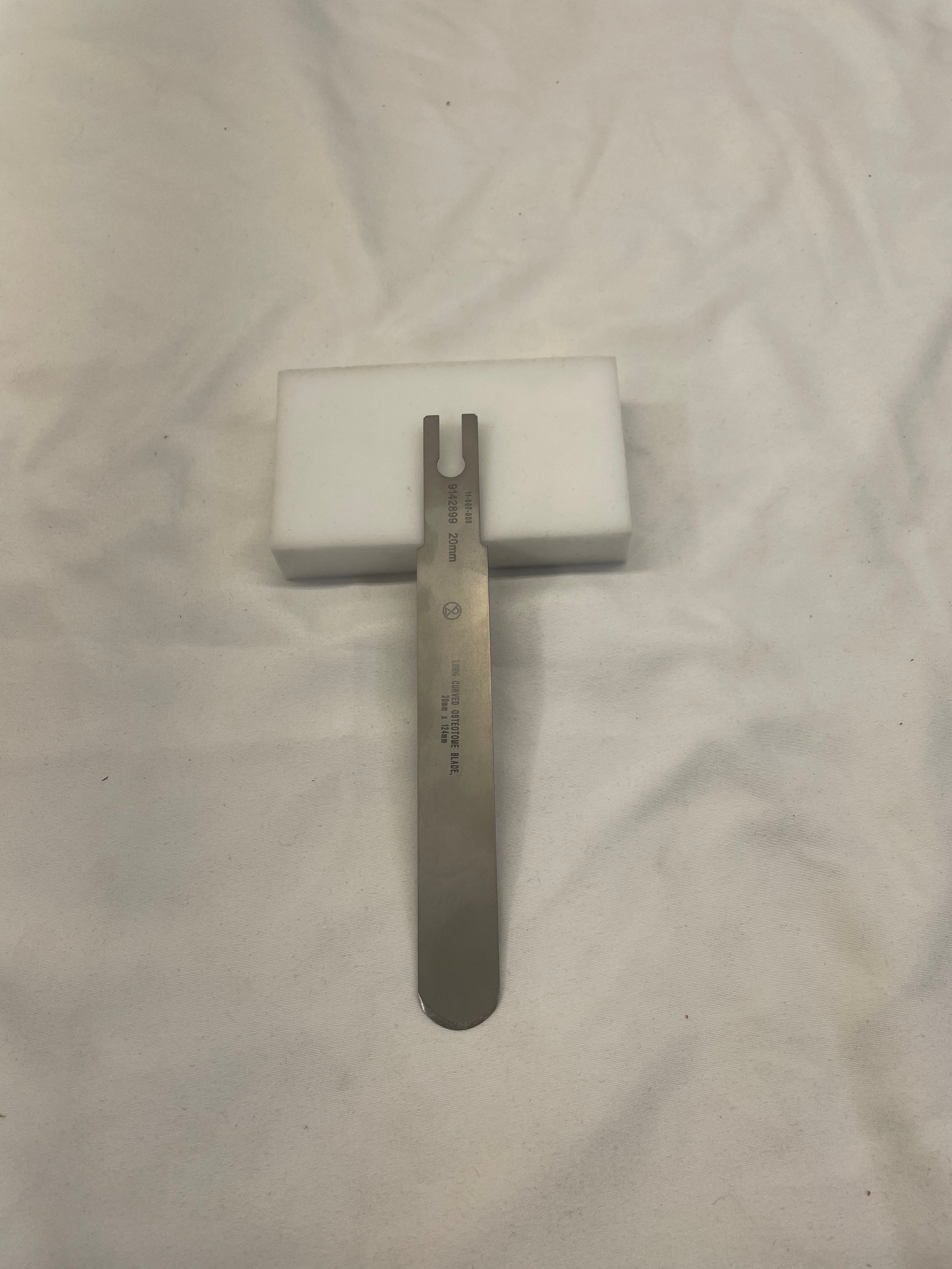 Symmetry Medical 11-007-000 | Thin Osteotome Blade, 8mm x 5” – Precision Ortho