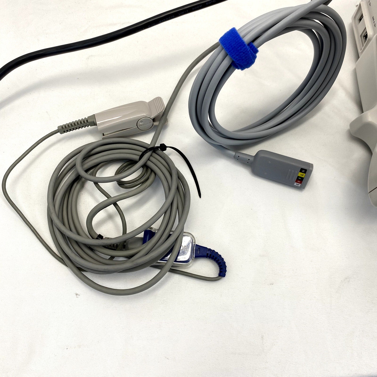 Mindray V12 Patient Monitor System - NIBP, SPO2, ECG, V Dock for Sale