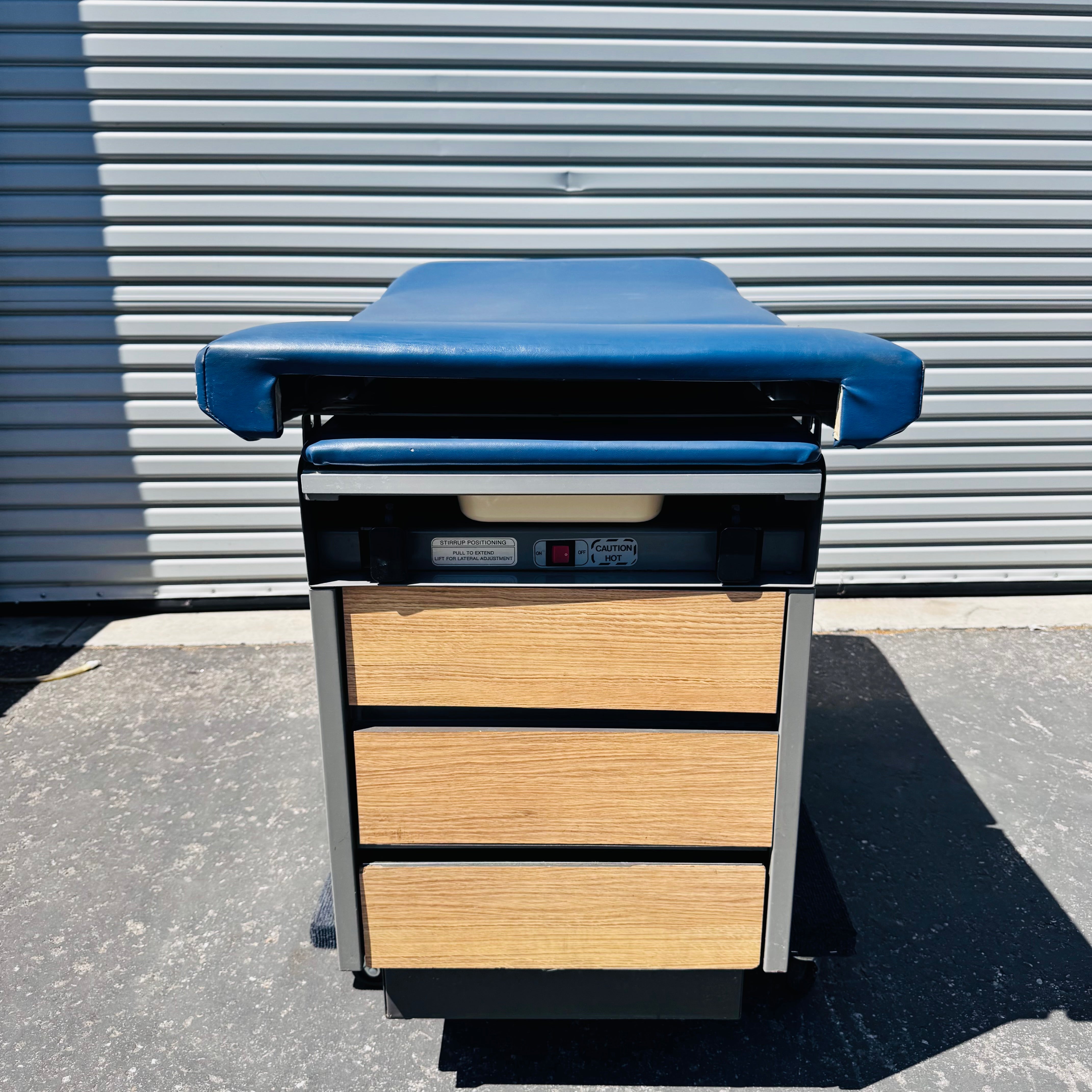Midmark Ritter 100 Examination Table