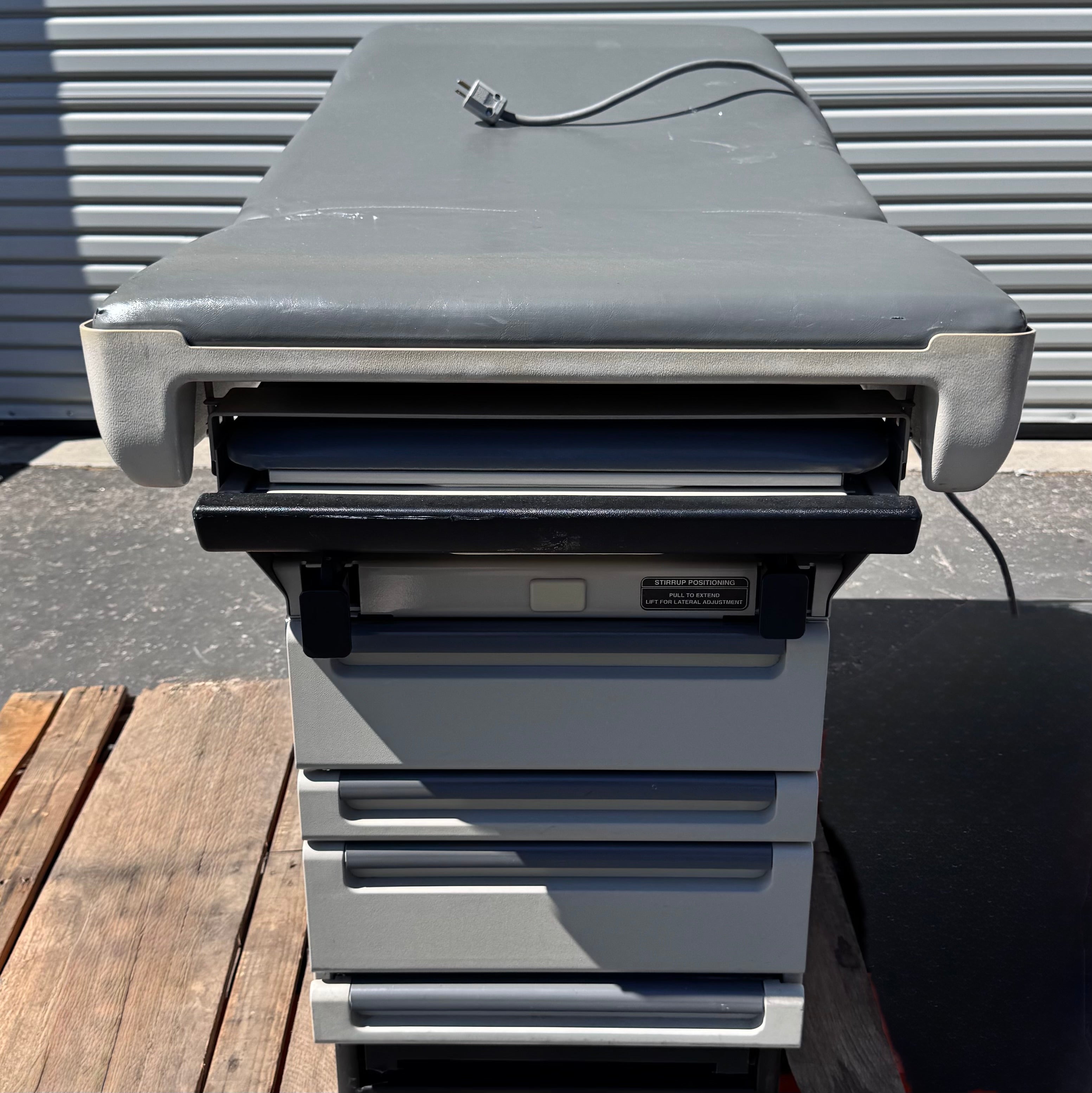 Midmark Ritter 404 Manual Examination Table