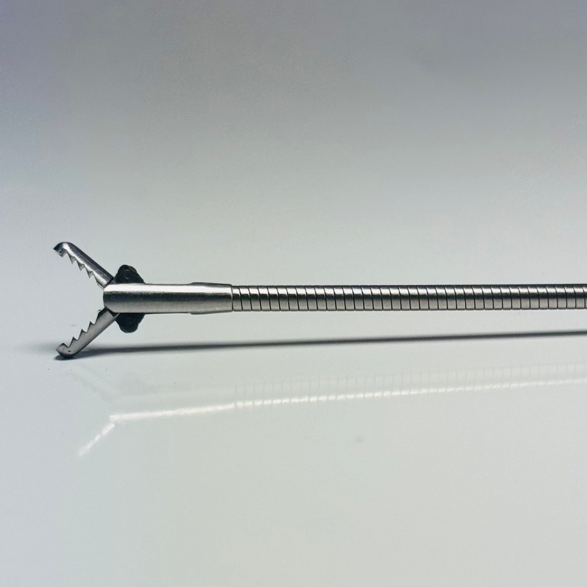 Olympus 00122 | Flexible 9Fr x 330mm Alligator Grasping Forceps