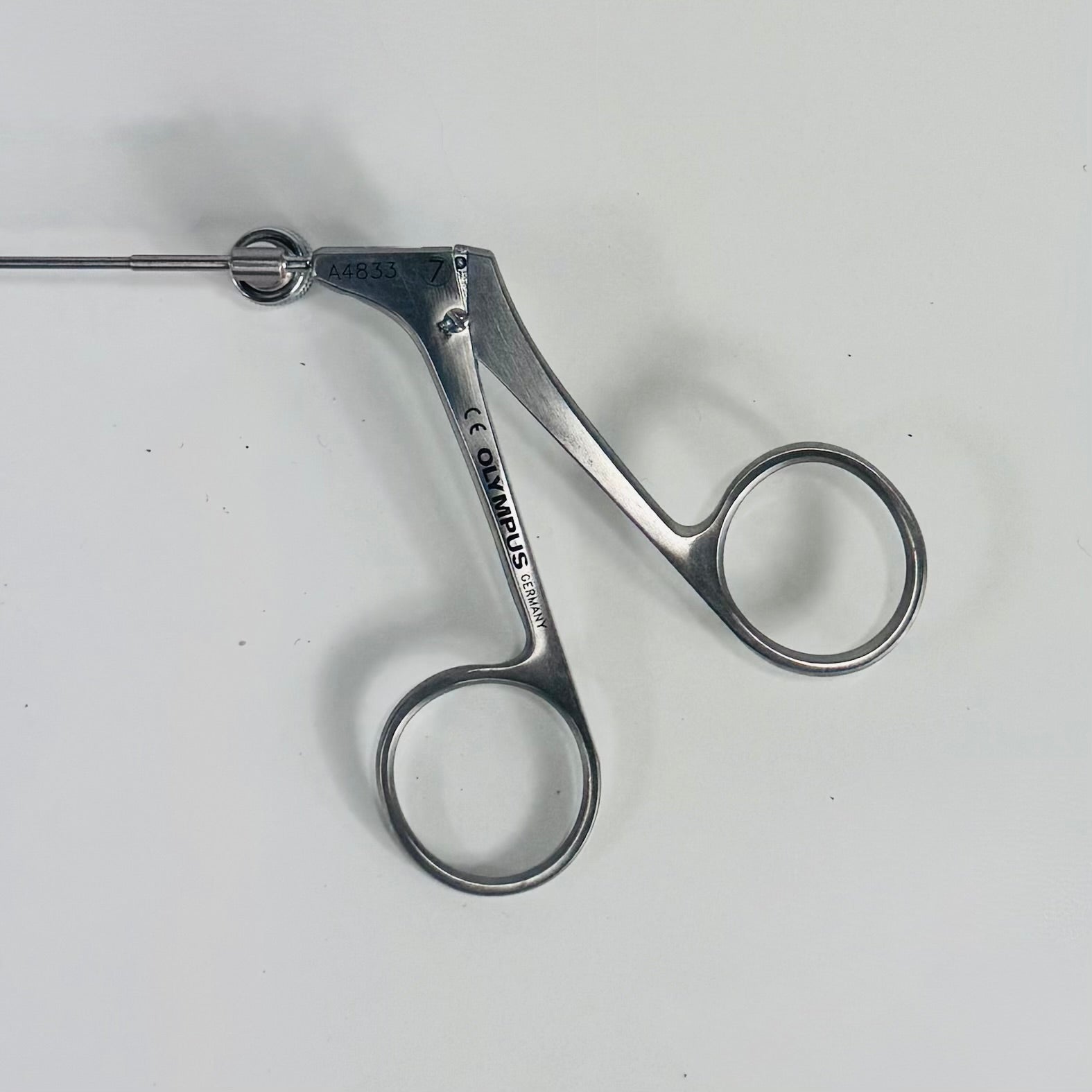 Olympus A4833 | 7Fr x 37cm Semi-Rigid Hook Scissors