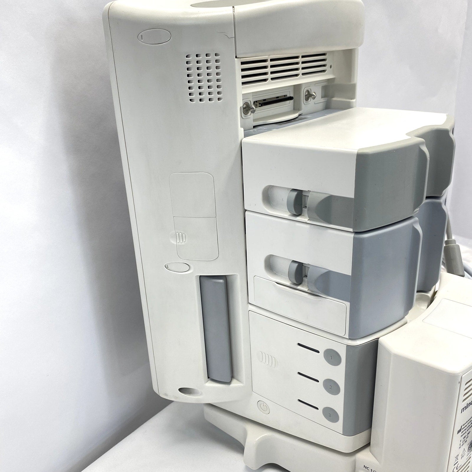 Mindray V12 Patient Monitor System - NIBP, SPO2, ECG, V Dock for Sale