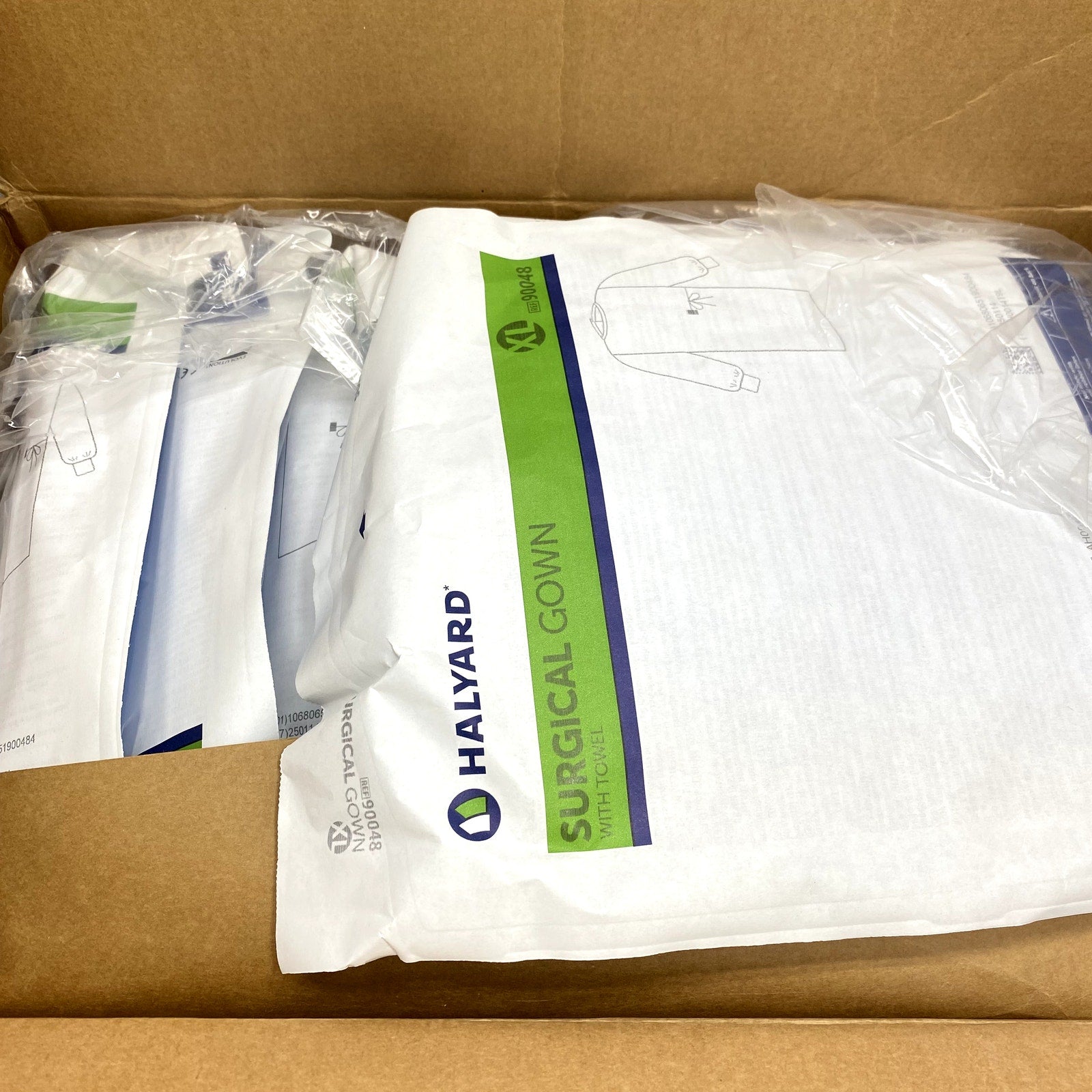 Halyard # 90048 07 Extra Large Surgical Gowns Evolution Blue, Box of 32 - New